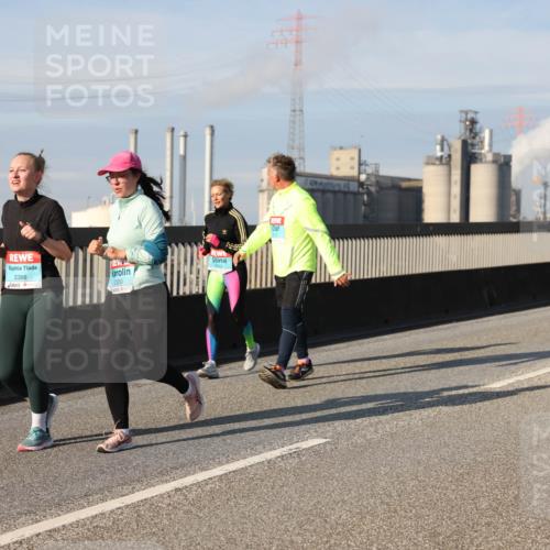 03.10.2025 - Köhlbrandbrückenlauf Lena Gebhardt http://msf.ph/oto/9093801 03.10.2025 10:08:57 Position 2 2386, 2359 meine-sportfotos.de
