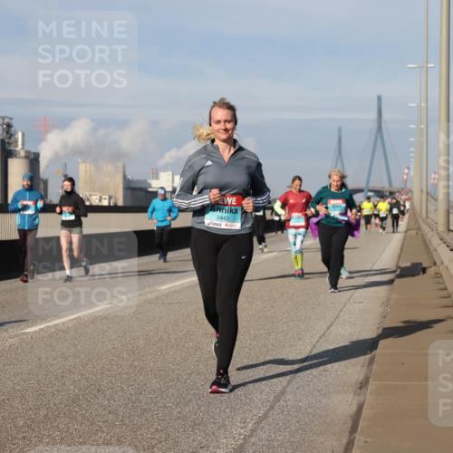 03.10.2025 - Köhlbrandbrückenlauf Lena Gebhardt http://msf.ph/oto/9093815 03.10.2025 10:08:59 Position 2 2443 meine-sportfotos.de