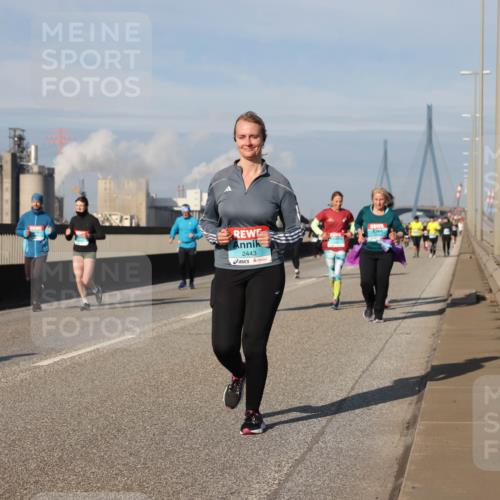 03.10.2025 - Köhlbrandbrückenlauf Lena Gebhardt http://msf.ph/oto/9093827 03.10.2025 10:08:59 Position 2 2443 meine-sportfotos.de