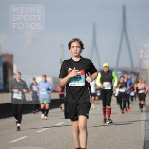 03.10.2025 - Köhlbrandbrückenlauf Jannik Wohlers http://msf.ph/oto/9093828 03.10.2025 10:12:23 Position 3 2631 meine-sportfotos.de