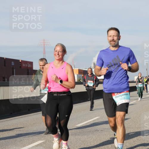 03.10.2025 - Köhlbrandbrückenlauf Jannik Wohlers http://msf.ph/oto/9093830 03.10.2025 10:00:47 Position 3 17, 3488, 1212 meine-sportfotos.de