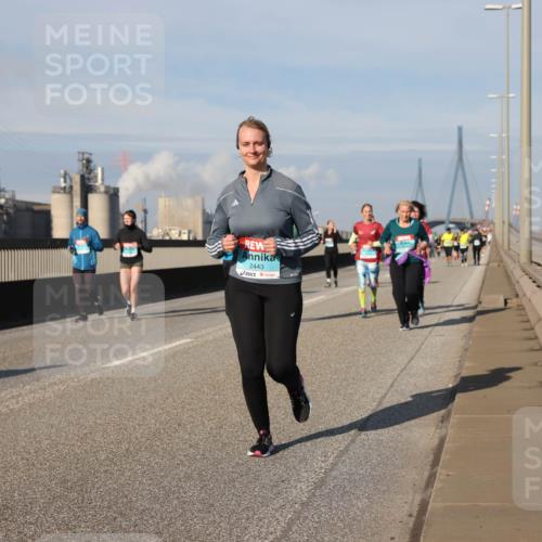 03.10.2025 - Köhlbrandbrückenlauf Lena Gebhardt http://msf.ph/oto/9093836 03.10.2025 10:08:59 Position 2 2443 meine-sportfotos.de