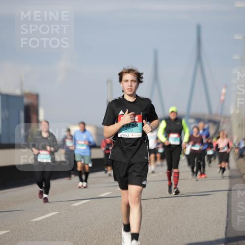 03.10.2025 - Köhlbrandbrückenlauf Jannik Wohlers http://msf.ph/oto/9093840 03.10.2025 10:12:23 Position 3 2631 meine-sportfotos.de