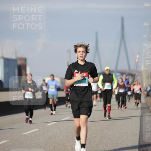 03.10.2025 - Köhlbrandbrückenlauf Jannik Wohlers http://msf.ph/oto/9093846 03.10.2025 10:12:23 Position 3 2631 meine-sportfotos.de