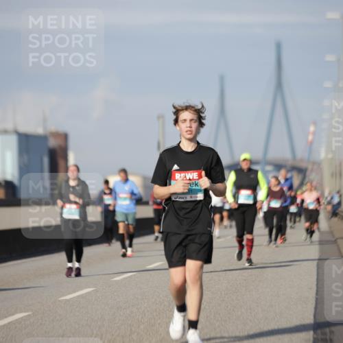 03.10.2025 - Köhlbrandbrückenlauf Jannik Wohlers http://msf.ph/oto/9093852 03.10.2025 10:12:23 Position 3 10 meine-sportfotos.de