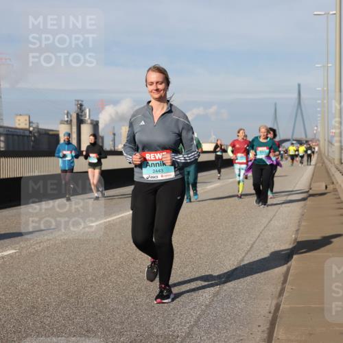 03.10.2025 - Köhlbrandbrückenlauf Lena Gebhardt http://msf.ph/oto/9093854 03.10.2025 10:09:00 Position 2 2443 meine-sportfotos.de