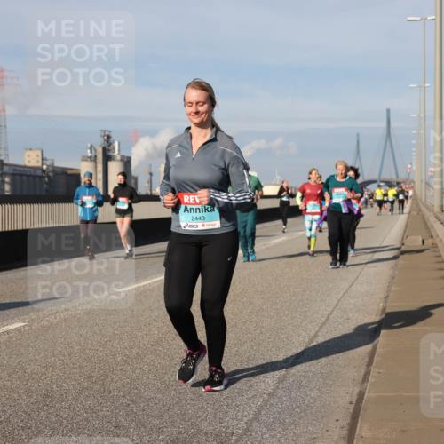 03.10.2025 - Köhlbrandbrückenlauf Lena Gebhardt http://msf.ph/oto/9093858 03.10.2025 10:09:00 Position 2 2443 meine-sportfotos.de
