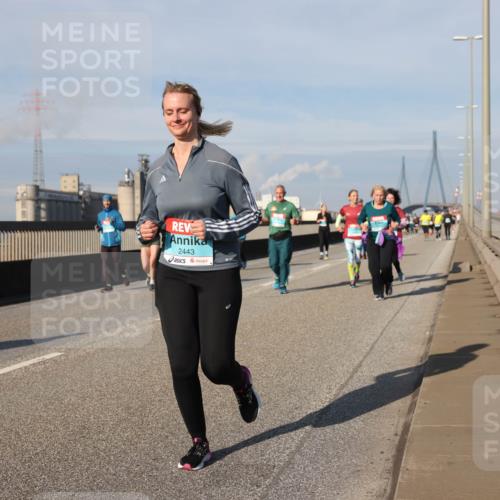 03.10.2025 - Köhlbrandbrückenlauf Lena Gebhardt http://msf.ph/oto/9093864 03.10.2025 10:09:00 Position 2 2443 meine-sportfotos.de