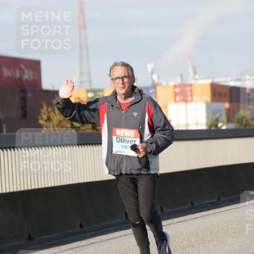 03.10.2025 - Köhlbrandbrückenlauf Jannik Wohlers http://msf.ph/oto/9093876 03.10.2025 10:00:49 Position 3 1287 meine-sportfotos.de