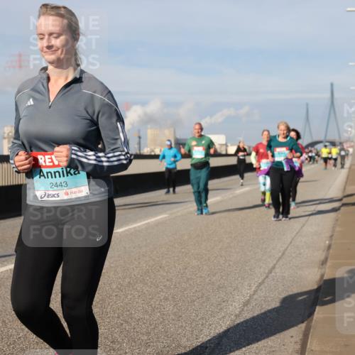 03.10.2025 - Köhlbrandbrückenlauf Lena Gebhardt http://msf.ph/oto/9093877 03.10.2025 10:09:00 Position 2 2443 meine-sportfotos.de