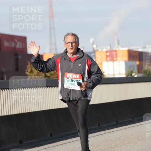 03.10.2025 - Köhlbrandbrückenlauf Jannik Wohlers http://msf.ph/oto/9093886 03.10.2025 10:00:49 Position 3 1287 meine-sportfotos.de