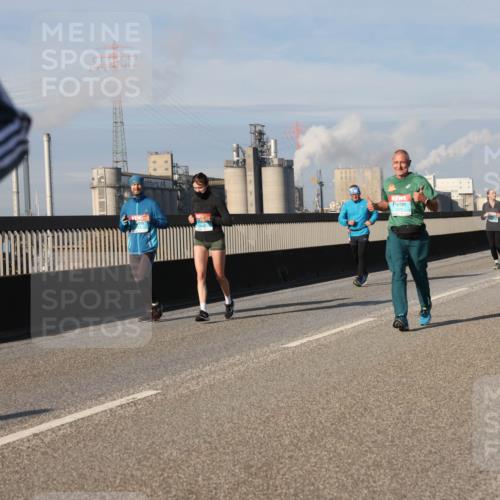 03.10.2025 - Köhlbrandbrückenlauf Lena Gebhardt http://msf.ph/oto/9093889 03.10.2025 10:09:01 Position 2  meine-sportfotos.de