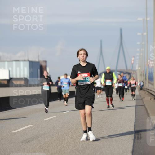 03.10.2025 - Köhlbrandbrückenlauf Jannik Wohlers http://msf.ph/oto/9093895 03.10.2025 10:12:23 Position 3 2631 meine-sportfotos.de