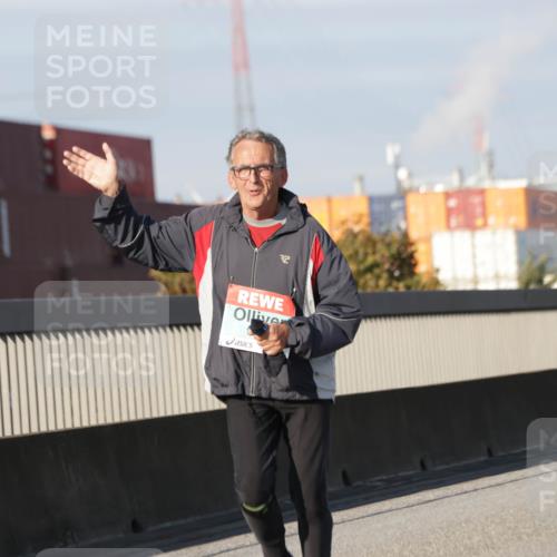 03.10.2025 - Köhlbrandbrückenlauf Jannik Wohlers http://msf.ph/oto/9093918 03.10.2025 10:00:49 Position 3  meine-sportfotos.de