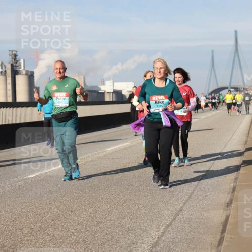 03.10.2025 - Köhlbrandbrückenlauf Lena Gebhardt http://msf.ph/oto/9093922 03.10.2025 10:09:02 Position 2 2272, 2175 meine-sportfotos.de