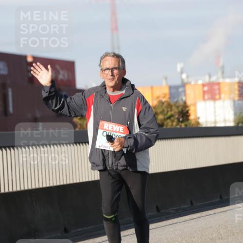 03.10.2025 - Köhlbrandbrückenlauf Jannik Wohlers http://msf.ph/oto/9093924 03.10.2025 10:00:50 Position 3  meine-sportfotos.de