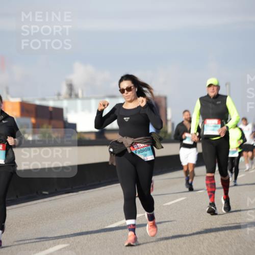 03.10.2025 - Köhlbrandbrückenlauf Jannik Wohlers http://msf.ph/oto/9093939 03.10.2025 10:12:29 Position 3 3800, 334 meine-sportfotos.de