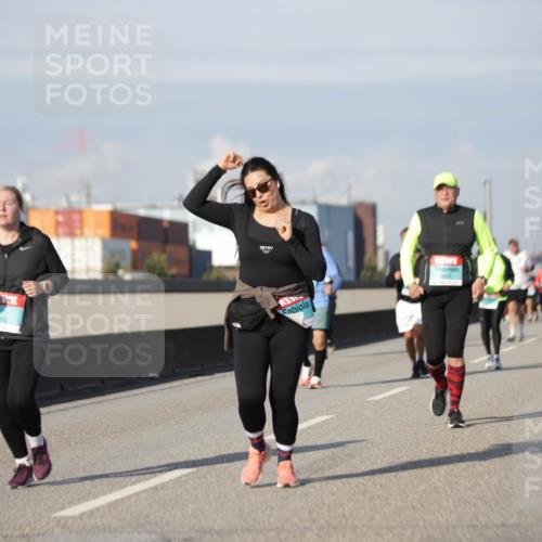 03.10.2025 - Köhlbrandbrückenlauf Jannik Wohlers http://msf.ph/oto/9093944 03.10.2025 10:12:30 Position 3 3800 meine-sportfotos.de