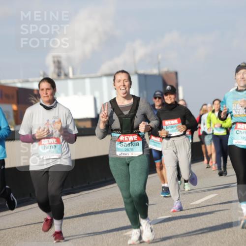 03.10.2025 - Köhlbrandbrückenlauf Jannik Wohlers http://msf.ph/oto/9093960 03.10.2025 10:00:51 Position 3 1719, 2678, 2293, 1903 meine-sportfotos.de