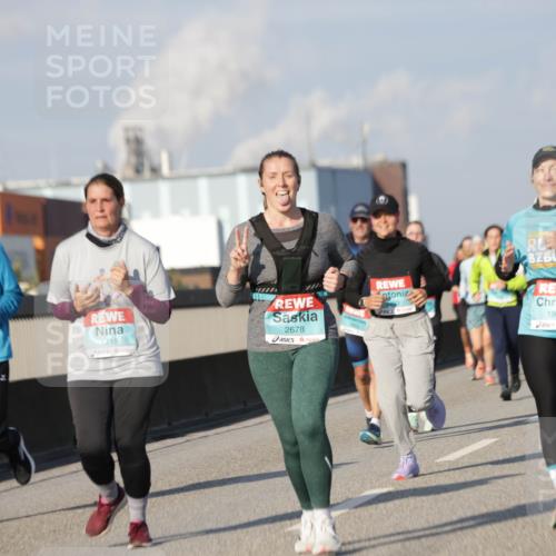 03.10.2025 - Köhlbrandbrückenlauf Jannik Wohlers http://msf.ph/oto/9093965 03.10.2025 10:00:51 Position 3 1719, 2678, 1903 meine-sportfotos.de