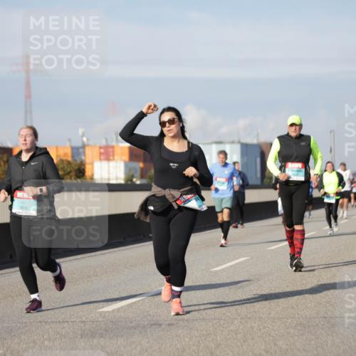 03.10.2025 - Köhlbrandbrückenlauf Jannik Wohlers http://msf.ph/oto/9093973 03.10.2025 10:12:30 Position 3 3800 meine-sportfotos.de