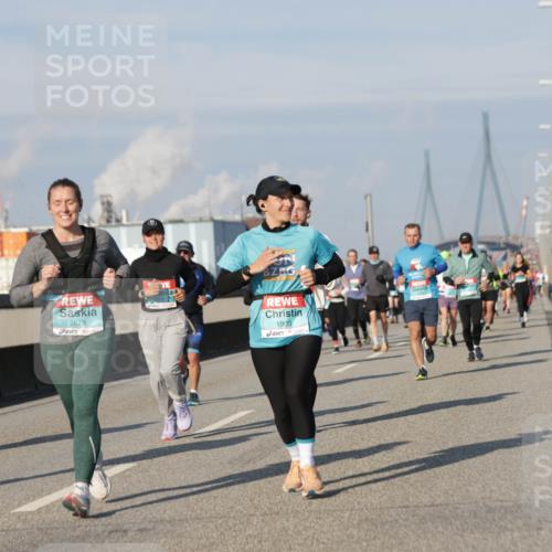03.10.2025 - Köhlbrandbrückenlauf Jannik Wohlers http://msf.ph/oto/9093995 03.10.2025 10:00:53 Position 3 1719, 2678, 1903 meine-sportfotos.de