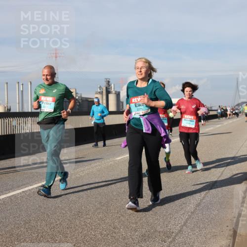 03.10.2025 - Köhlbrandbrückenlauf Lena Gebhardt http://msf.ph/oto/9094004 03.10.2025 10:09:03 Position 2 2272, 2175 meine-sportfotos.de