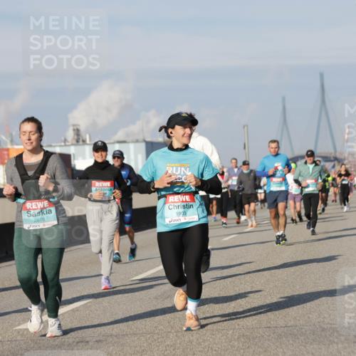 03.10.2025 - Köhlbrandbrückenlauf Jannik Wohlers http://msf.ph/oto/9094011 03.10.2025 10:00:53 Position 3 1719, 2678, 1903 meine-sportfotos.de