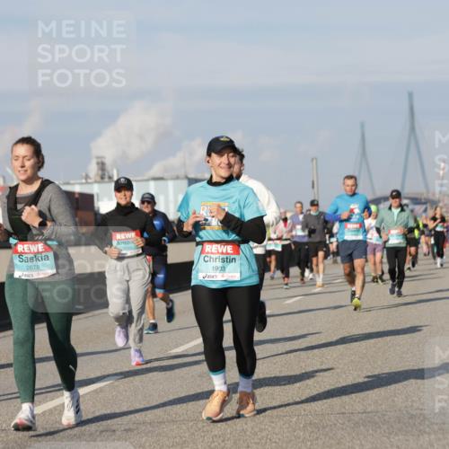 03.10.2025 - Köhlbrandbrückenlauf Jannik Wohlers http://msf.ph/oto/9094021 03.10.2025 10:00:53 Position 3 1719, 2678, 1903 meine-sportfotos.de