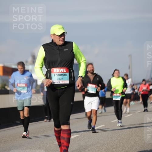 03.10.2025 - Köhlbrandbrückenlauf Jannik Wohlers http://msf.ph/oto/9094027 03.10.2025 10:12:33 Position 3 3634 meine-sportfotos.de