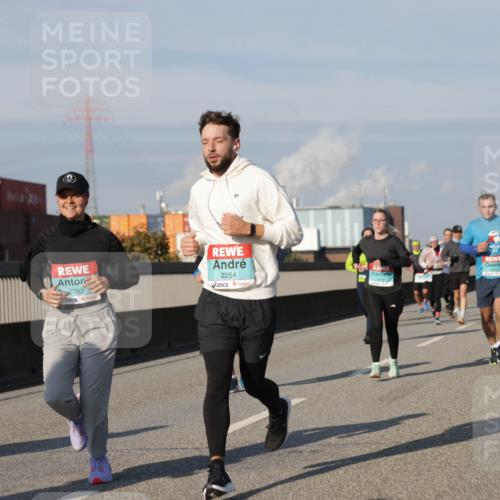 03.10.2025 - Köhlbrandbrückenlauf Jannik Wohlers http://msf.ph/oto/9094040 03.10.2025 10:00:55 Position 3 2293, 2254, 2641 meine-sportfotos.de