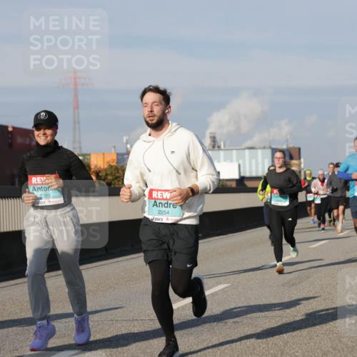 03.10.2025 - Köhlbrandbrückenlauf Jannik Wohlers http://msf.ph/oto/9094052 03.10.2025 10:00:55 Position 3 2293, 2254 meine-sportfotos.de