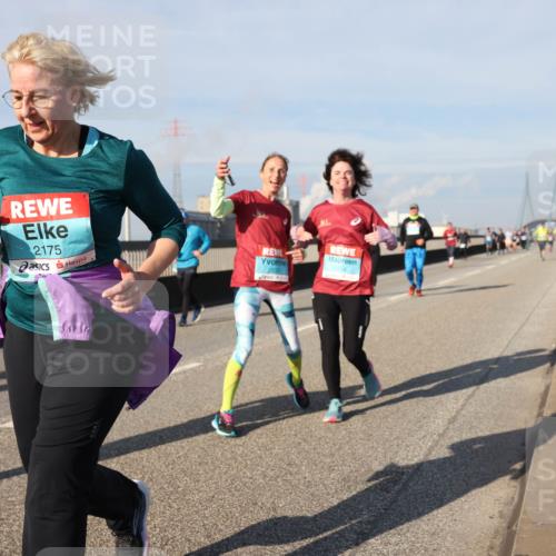 03.10.2025 - Köhlbrandbrückenlauf Lena Gebhardt http://msf.ph/oto/9094055 03.10.2025 10:09:05 Position 2 2175, 2533 meine-sportfotos.de