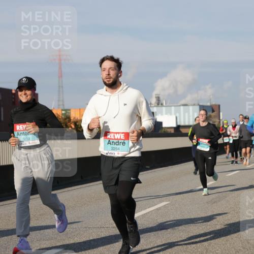 03.10.2025 - Köhlbrandbrückenlauf Jannik Wohlers http://msf.ph/oto/9094056 03.10.2025 10:00:55 Position 3 2293, 2254, 9, 2841 meine-sportfotos.de