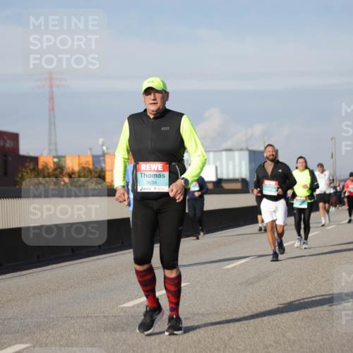 03.10.2025 - Köhlbrandbrückenlauf Jannik Wohlers http://msf.ph/oto/9094061 03.10.2025 10:12:34 Position 3 3634 meine-sportfotos.de