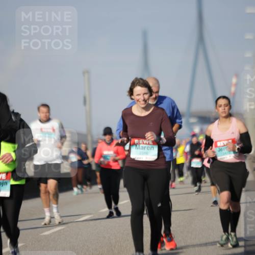 03.10.2025 - Köhlbrandbrückenlauf Jannik Wohlers http://msf.ph/oto/9094088 03.10.2025 10:12:35 Position 3 163, 2316, 2470 meine-sportfotos.de