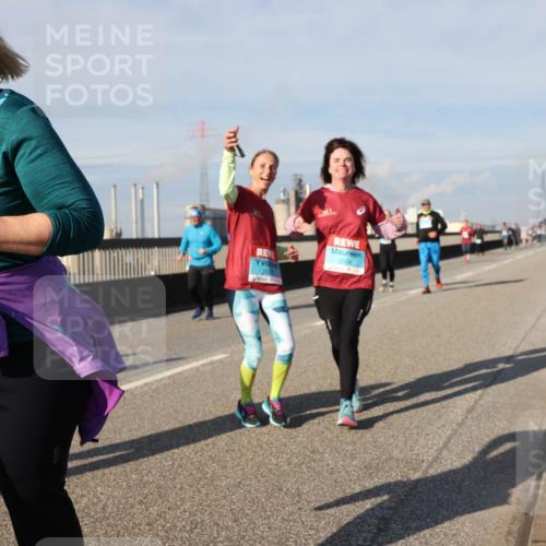 03.10.2025 - Köhlbrandbrückenlauf Lena Gebhardt http://msf.ph/oto/9094089 03.10.2025 10:09:05 Position 2 2175, 2554 meine-sportfotos.de