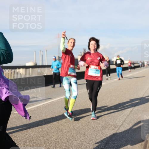 03.10.2025 - Köhlbrandbrückenlauf Lena Gebhardt http://msf.ph/oto/9094103 03.10.2025 10:09:05 Position 2  meine-sportfotos.de