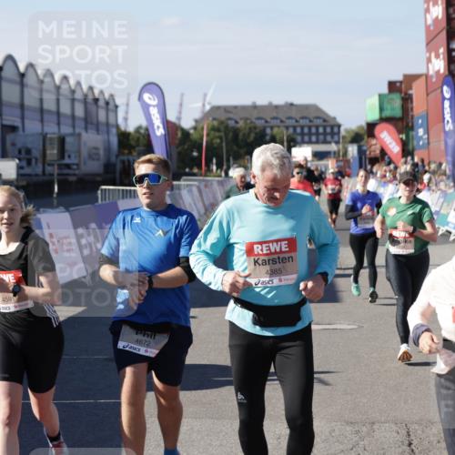 03.10.2025 - Köhlbrandbrückenlauf Jannik Wohlers http://msf.ph/oto/9094110 03.10.2025 13:20:28 Ziel 4269, 4385, 4570, 4571, 4591, 4672, 4739, 4790, 4859, 5082, 5144, 5160, 5208, 5543, 5631, 5672, 5790, 5850, 6035, 6136 meine-sportfotos.de