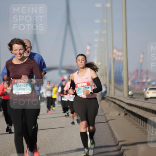 03.10.2025 - Köhlbrandbrückenlauf Jannik Wohlers http://msf.ph/oto/9094113 03.10.2025 10:12:36 Position 3 2316 meine-sportfotos.de