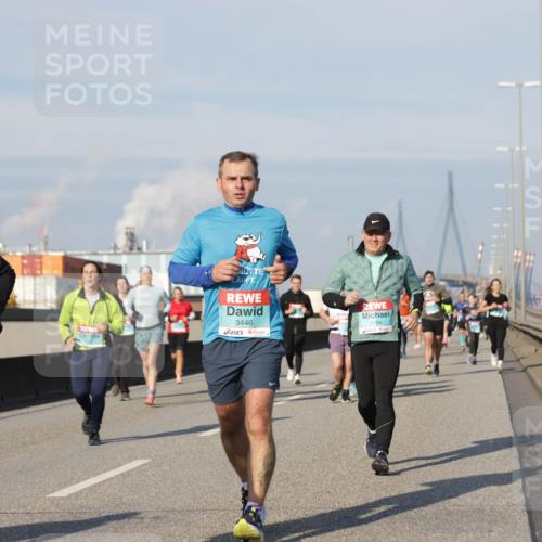 03.10.2025 - Köhlbrandbrückenlauf Jannik Wohlers http://msf.ph/oto/9094122 03.10.2025 10:00:58 Position 3 2641, 3446, 1794 meine-sportfotos.de