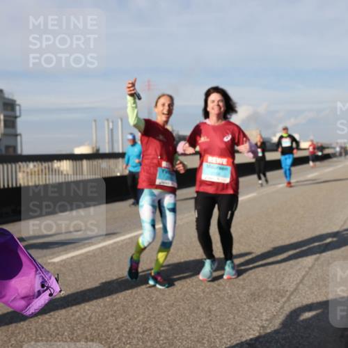 03.10.2025 - Köhlbrandbrückenlauf Lena Gebhardt http://msf.ph/oto/9094125 03.10.2025 10:09:05 Position 2  meine-sportfotos.de