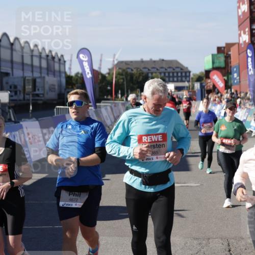 03.10.2025 - Köhlbrandbrückenlauf Jannik Wohlers http://msf.ph/oto/9094131 03.10.2025 13:20:28 Ziel 4269, 4385, 4570, 4571, 4591, 4672, 4739, 4790, 4859, 5082, 5144, 5160, 5208, 5543, 5631, 5672, 5790, 5850, 6035, 6136 meine-sportfotos.de
