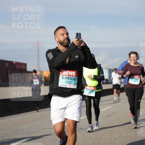 03.10.2025 - Köhlbrandbrückenlauf Jannik Wohlers http://msf.ph/oto/9094137 03.10.2025 10:12:39 Position 3 1763, 2316 meine-sportfotos.de