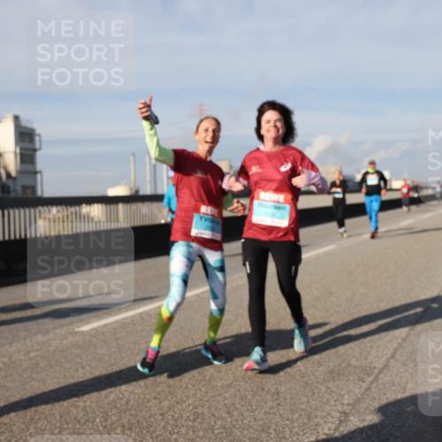 03.10.2025 - Köhlbrandbrückenlauf Lena Gebhardt http://msf.ph/oto/9094145 03.10.2025 10:09:05 Position 2  meine-sportfotos.de