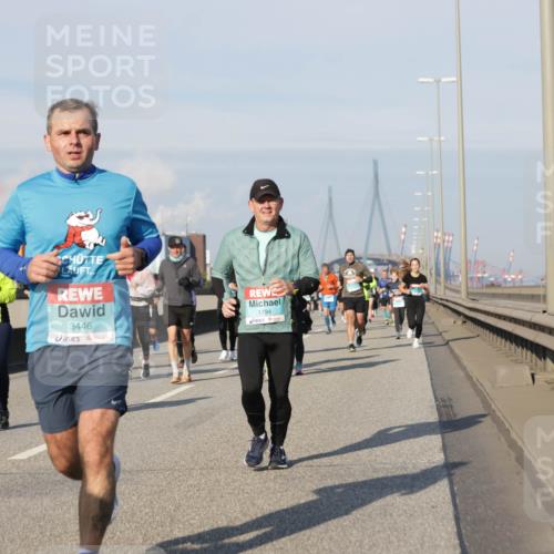 03.10.2025 - Köhlbrandbrückenlauf Jannik Wohlers http://msf.ph/oto/9094149 03.10.2025 10:00:59 Position 3 3446, 1794 meine-sportfotos.de