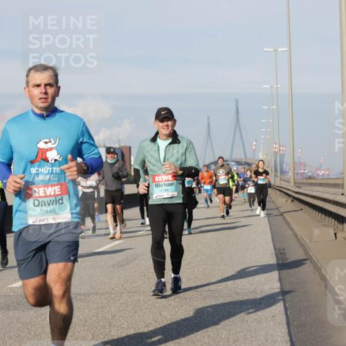 03.10.2025 - Köhlbrandbrückenlauf Jannik Wohlers http://msf.ph/oto/9094156 03.10.2025 10:00:59 Position 3 3446, 1794 meine-sportfotos.de