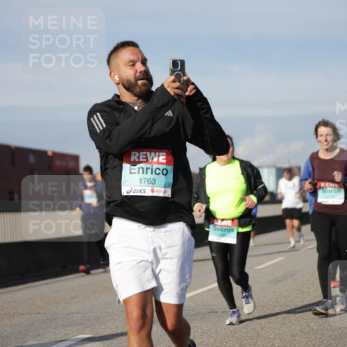 03.10.2025 - Köhlbrandbrückenlauf Jannik Wohlers http://msf.ph/oto/9094158 03.10.2025 10:12:39 Position 3 1763, 2316 meine-sportfotos.de