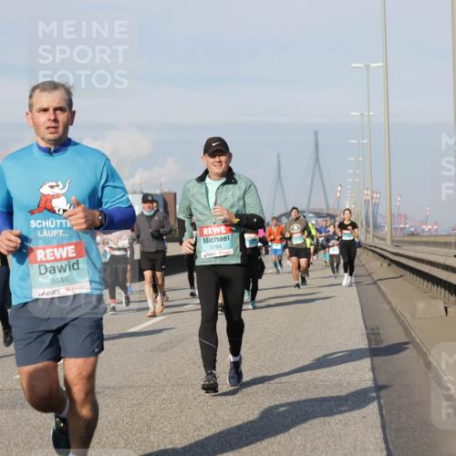 03.10.2025 - Köhlbrandbrückenlauf Jannik Wohlers http://msf.ph/oto/9094162 03.10.2025 10:00:59 Position 3 3446, 1794 meine-sportfotos.de