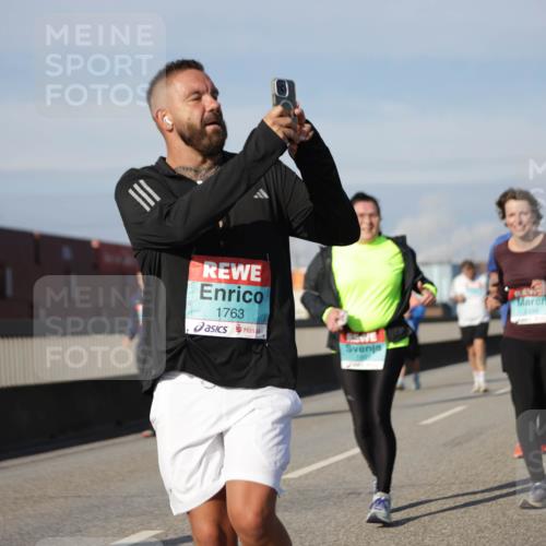 03.10.2025 - Köhlbrandbrückenlauf Jannik Wohlers http://msf.ph/oto/9094173 03.10.2025 10:12:39 Position 3 1763, 2316 meine-sportfotos.de
